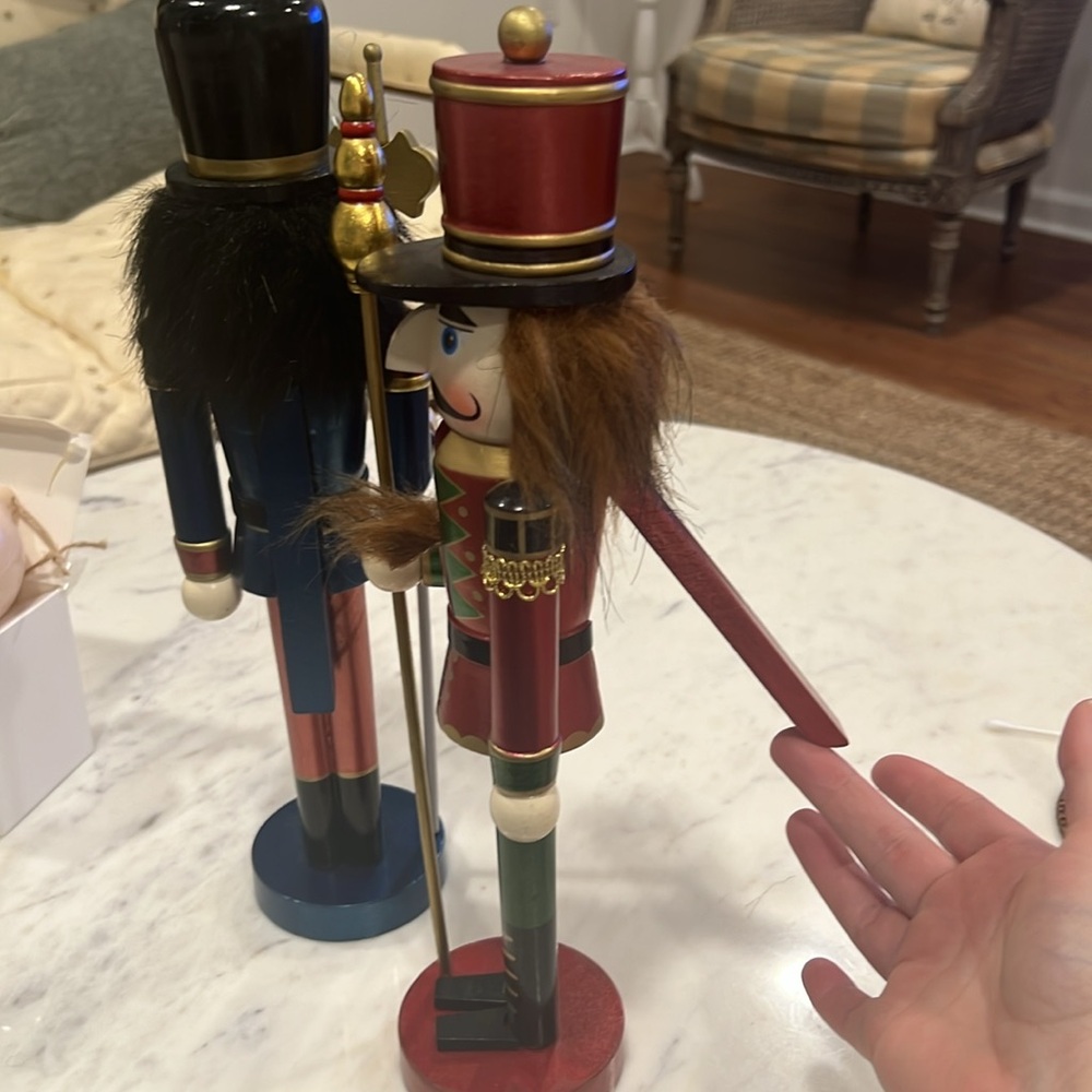 2 Nutcrackers - Picture 6 of 14